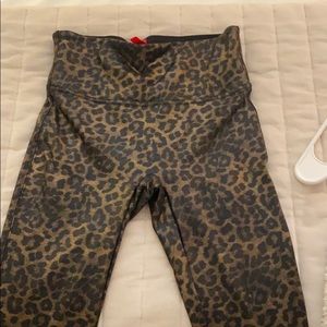 Faux leather leopard leggings